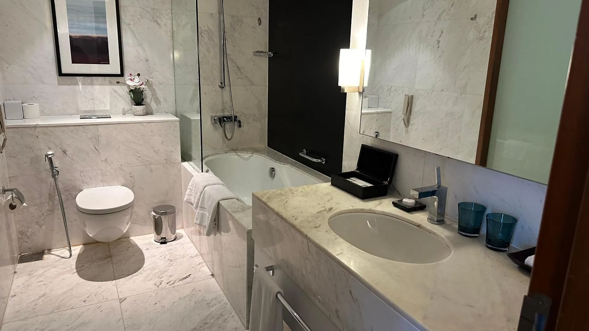 Emaar Residence Fashion Avenue - Formerly Address Dubai Mall 0*,
